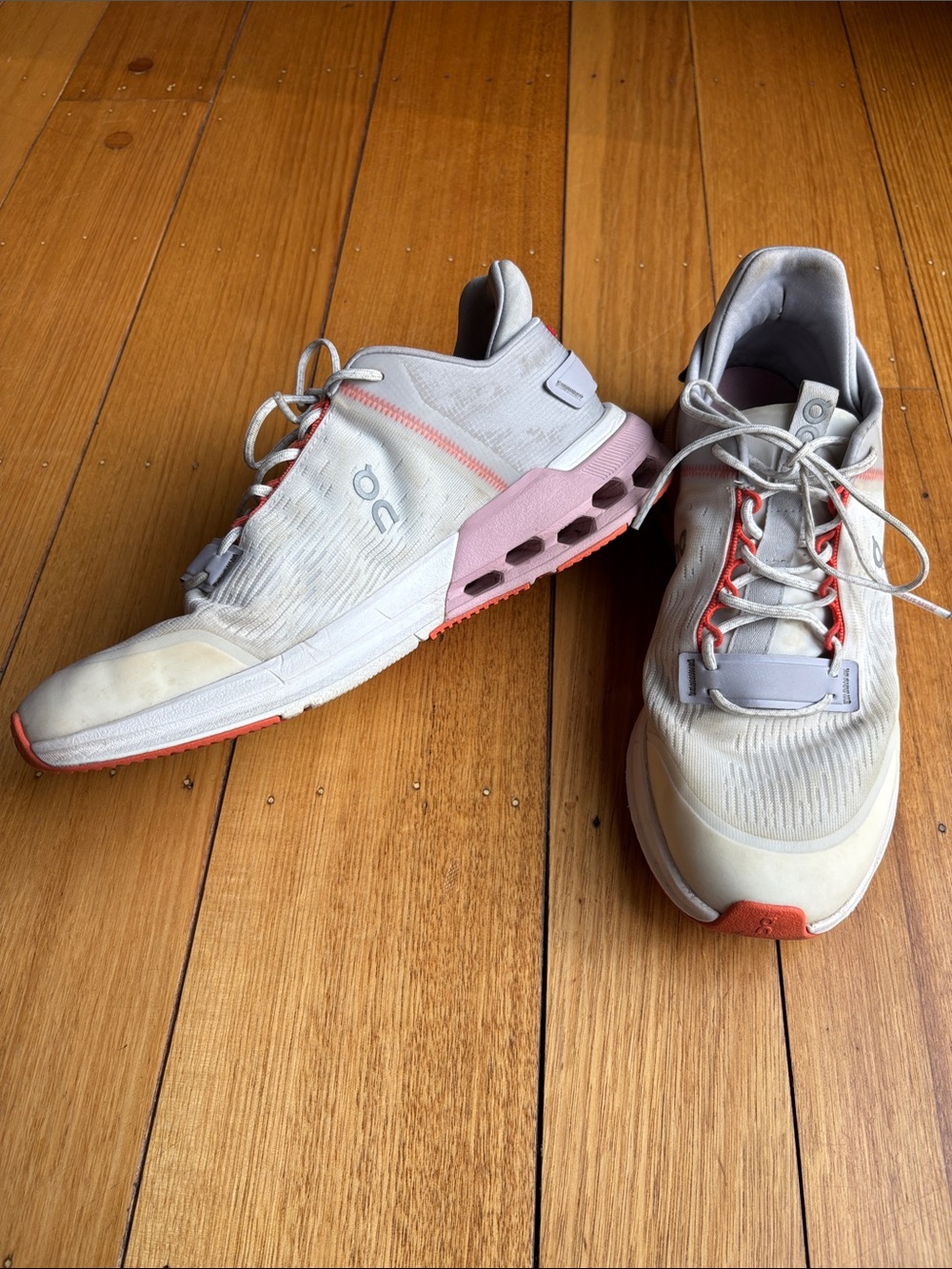 On Cloud Cloudnova Flux women’s size 10